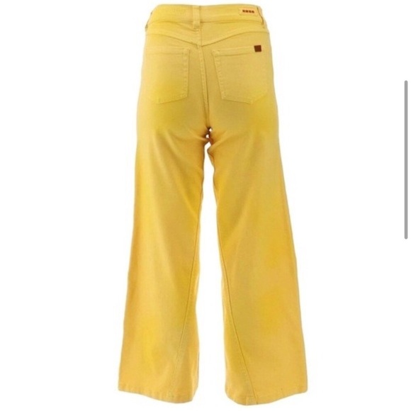 NWT Peace Love World Jeans Bright Yellow
Extra Wide Leg Bell Bottoms Size 18W - Picture 4 of 8